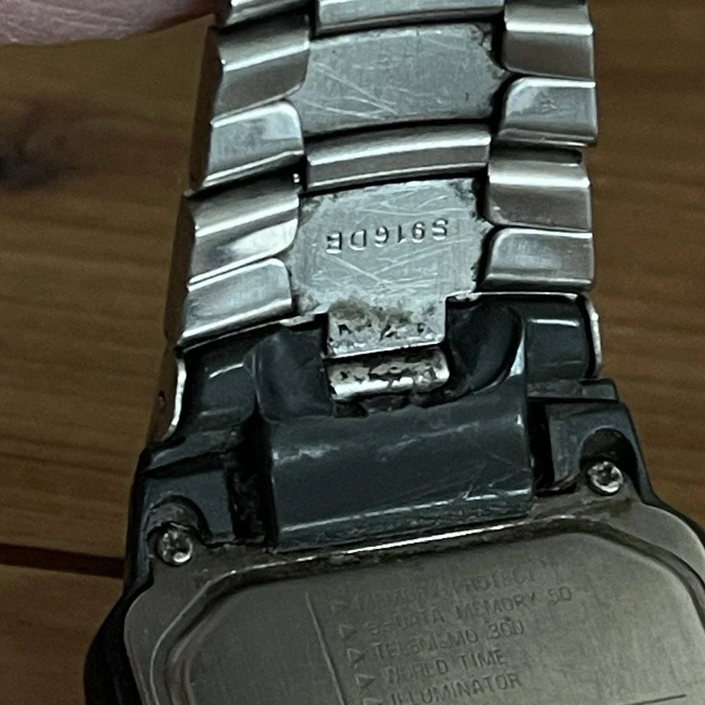 CASIO EDB-610 E-DATA BANK DATA MEMORY MOD 2550 Used Movement work Good 4 PARTS*